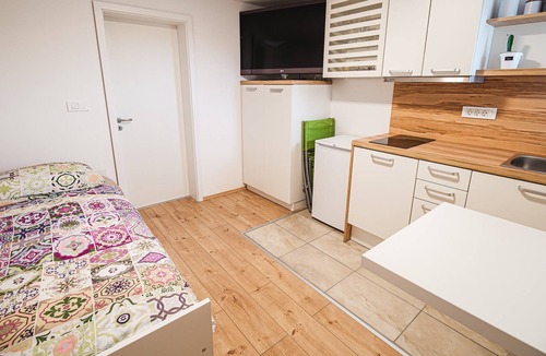 Preddvor Apartment | Cosy studio with free parking in Gorenjska