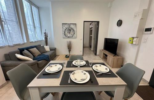 Sens Apartment | Cosy T1 Cathédrale hyper centre 4 pers by ORELYZEN