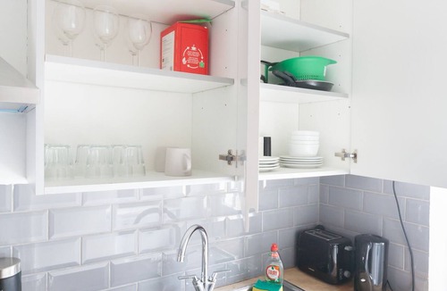 Camden Town House | Cosy Twin Room - Private Bathroom - 2 - A