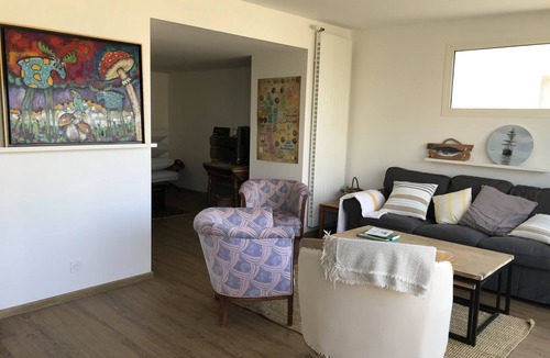 Porspoder House | Cosy waterfront house sleeps 4, beach at end of garden