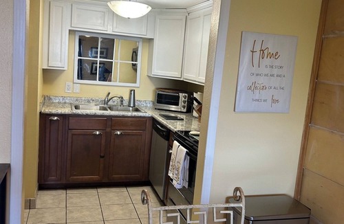 Slidell Condo | Cosy Waterfront.