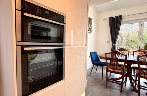 Hemel Hempstead Apartment | CosyRiverside House: Contractors, tourists free parking