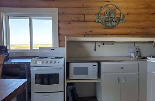 Division No. 7 Cabin | COTC: Log Cabin Glamping
