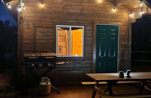 Division No. 7 Cabin | COTC - The Grouse House - Suite