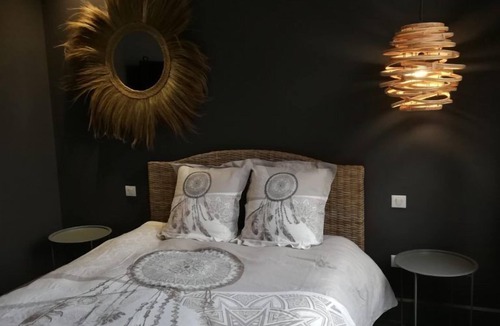 Combles-dn-Barrois Hotel | Cote Green