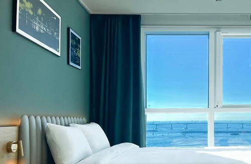 Nampo-dong Hotel | Cotice the Bridge