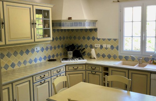 Cotignac Villa | Cotignac Wonderful Air Conditioned Provencal Villa with pool and mature gardens