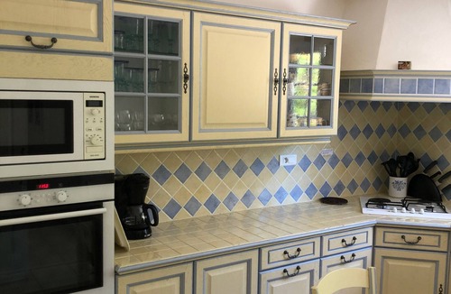 Cotignac Villa | Cotignac Wonderful Air Conditioned Provencal Villa with pool and mature gardens