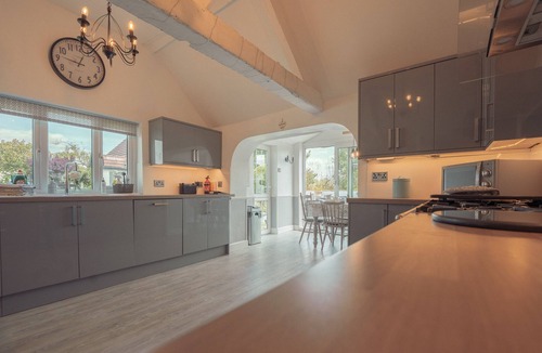 Blaisdon House | Cotswold Riverside House Amazing indoor heated swimming pool hot tub games Room