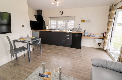 Bretforton Cottage | COTSWOLD VIEW 3, romantic, character holiday cottage in Honeybourne