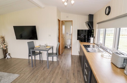 Bretforton Cottage | COTSWOLD VIEW 3, romantic, character holiday cottage in Honeybourne