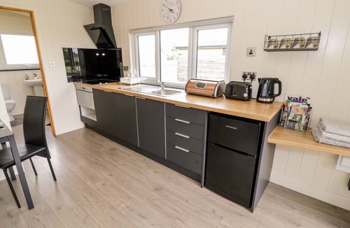 Bretforton Cottage | COTSWOLD VIEW 4, romantic, character holiday cottage in Honeybourne