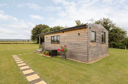 Bretforton Cottage | COTSWOLD VIEW 4, romantic, character holiday cottage in Honeybourne