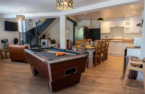 Stroud House | Cotswolds-Stroud-Large 9 Bed Home-Sleeps 20-Work or Leisure