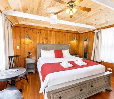 Wolfeboro Apartment | Cottage 10 - King Bed Child Loft w Twin Private Bath Kitchenette Pets Allowed Fee applies