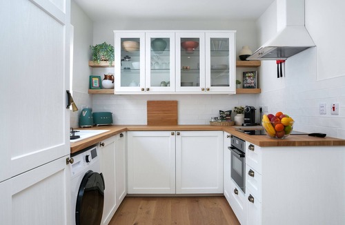 Clifden Cottage | Cottage 298 - Clifden - sleeps 4 guests in 2 bedrooms