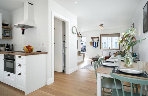 Clifden Cottage | Cottage 298 - Clifden - sleeps 4 guests in 2 bedrooms