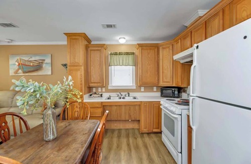 Langston Cottage | *Cottage #3 @ Fisherman's Landing (boat shelter)*
