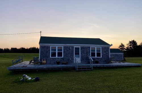 Saint Peters Bay Cottage | Cottage at entrance to Greenwich national park