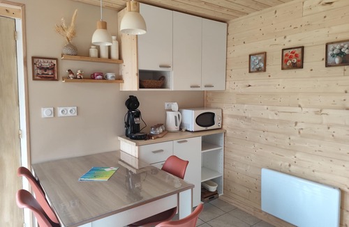 Vernet-la-Varenne Condo | Cottage atmosphere