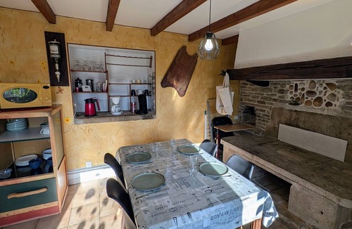 Coulevon Cottage | Cottage between city and countryside, free Wi-Fi, along painters' circuit