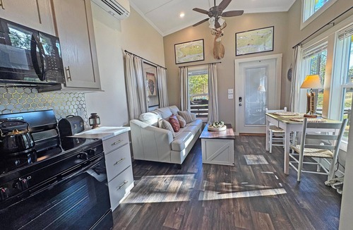 Dover House | Cottage Between the Lakes ("In The Pines" at KY Lake) | 105 Pine Grove Lane, Dover, TN 37058