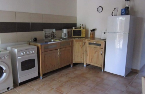 Codognan Apartment | cottage bottom + cottage top