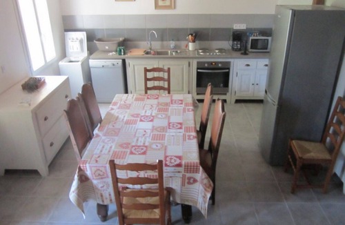 Codognan Apartment | cottage bottom + cottage top