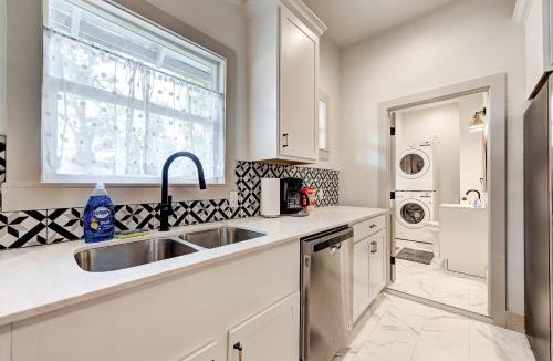 Central Oklahoma City House | Cottage Chic- Less than 5 mins to Plaza District