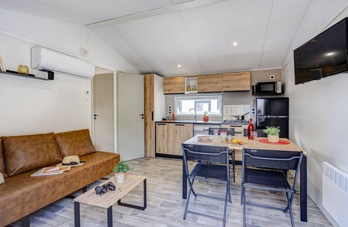 Tellin RV Rental | Cottage Cocoon 4p 2Bdrms AirConPremium