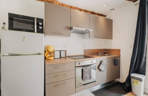 Saint-Carne House | Cottage 'Dépendance Au Charme Local' with Private Terrace, Shared Garden and Wi-Fi