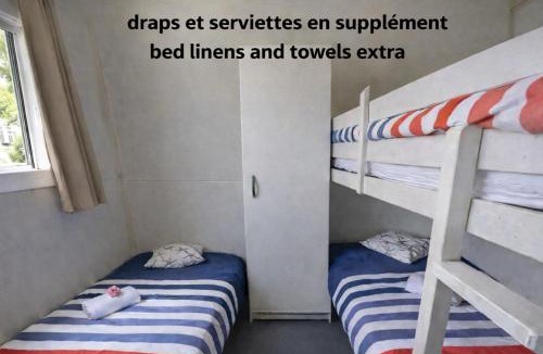 Ouges Boat Rental | Cottage flottant nature, Jacuzzi Privé en supplément près de Dijon