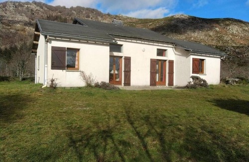 Dourbies House | Cottage 'Gite Saint Guiral' with Mountain View, Private Terrace and Private Garden