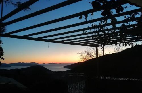 Lefkas House | Cottage Hill