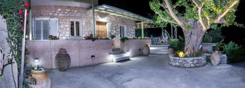 Lefkas House | Cottage Hill
