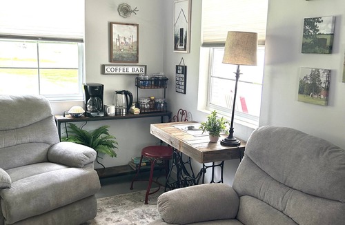 Bancroft Cottage | Cottage in Bancroft countryside for the perfect relaxing getaway.