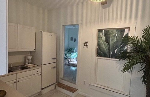 Arcadia Historic District Cottage | Cottage in central Arcadia available for long term stays