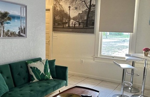 Arcadia Historic District Cottage | Cottage in central Arcadia available for long term stays