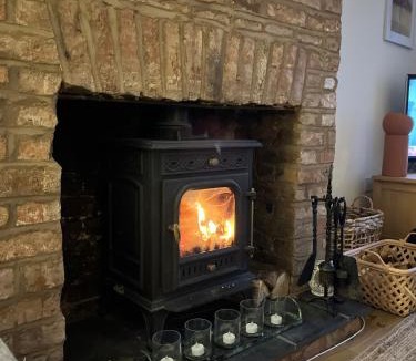 Hinckley House | Cottage in Central Burbage Leicestershire