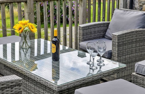 Eglwysbach House | Cottage in Conwy with Hot Tub & Mountain Views