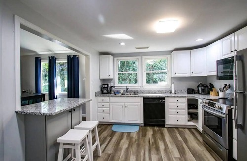 Montgomery Cottage | Cottage in Quiet Savannah near Wormsloe + Pets