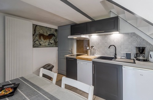 Aubas House | Cottage 'Les Gaps En Périgord Noir' with Shared Pool, Terrace and Private Garden