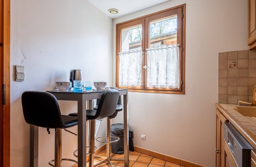 Albens House | Cottage 'Marie Andre' with Private Terrace and Wi-Fi