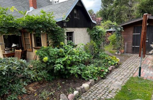 Wilhelmshorst Apartment | Cottage mit Garten