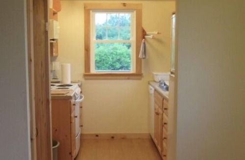 Little Compton Cottage | Cottage on Ocean Cove, End of Private Rd, Beach Front, Abundant Wildlife!