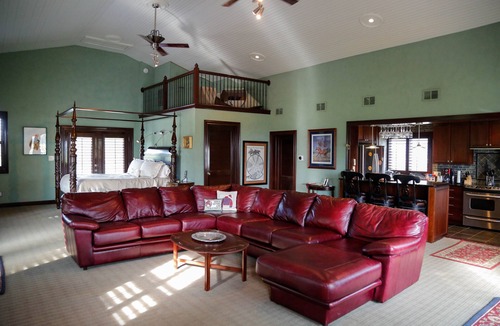 Lexington Cottage | Cottage on Working Race Horse Farm Minutes to Downtown, Keeneland, Horse Park!