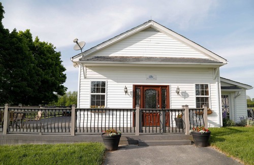 Lexington Cottage | Cottage on Working Race Horse Farm Minutes to Downtown, Keeneland, Horse Park!