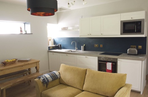 Strathyre Cottage | Cottage retreat in wooded secluded private grounds