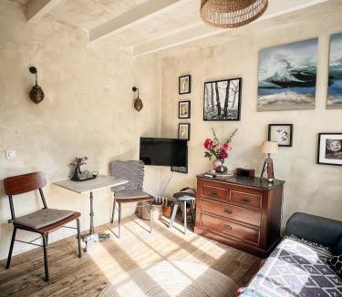 Bergen House | Cottage Rose