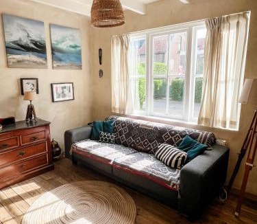 Bergen House | Cottage Rose